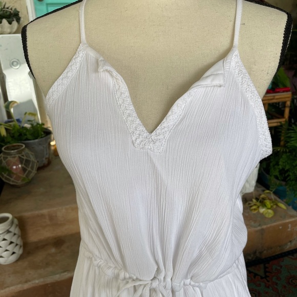 White dress - Picture 5 of 6